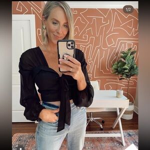 Vestique Women's Black Tie Front Long Sleeve Crop Top Size S